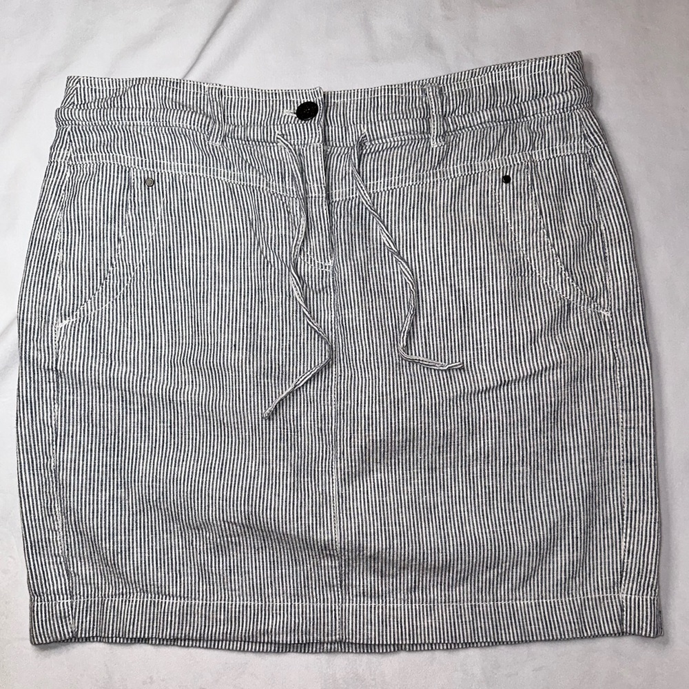 Navy blue and white striped mini skirt